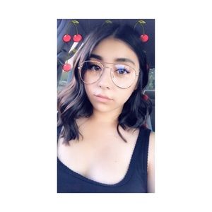 Meet your Posher, Iris